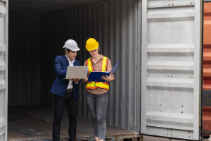 Thực hiện các dịch vụ về container trong Cảng như kiểm đếm, đóng rút ruột container tại bãi và kho trong Cảng, xếp dỡ và vận chuyển container từ cầu cầu tàu vào bãi thông qua 10 xe đầu kéo container của SOWATCO.