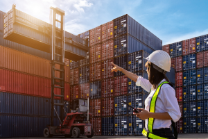 Thực hiện các dịch vụ về container trong Cảng như kiểm đếm, đóng rút ruột container tại bãi và kho trong Cảng, xếp dỡ và vận chuyển container từ cầu cầu tàu vào bãi thông qua 10 xe đầu kéo container của SOWATCO.