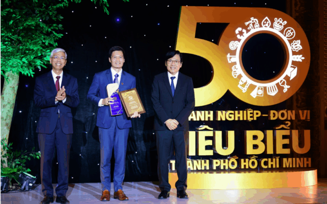 sotrans-group-top-50-outstanding-businesses-of-HCMC-sotrans-group-duoc-vinh-danh-top-50-doanh-nghiep-tieu-bieu-tphcm